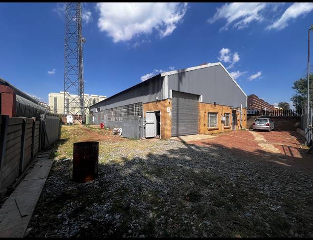 550M² FACTORY TO LET IN ALRODE SOUTH